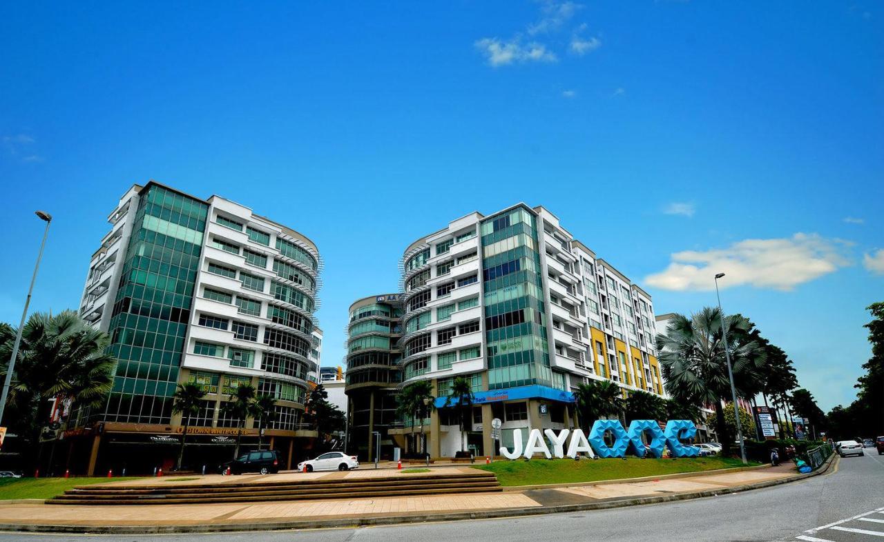 Apartment Units At Pacific Tower Near Jaya One By Comfyasia