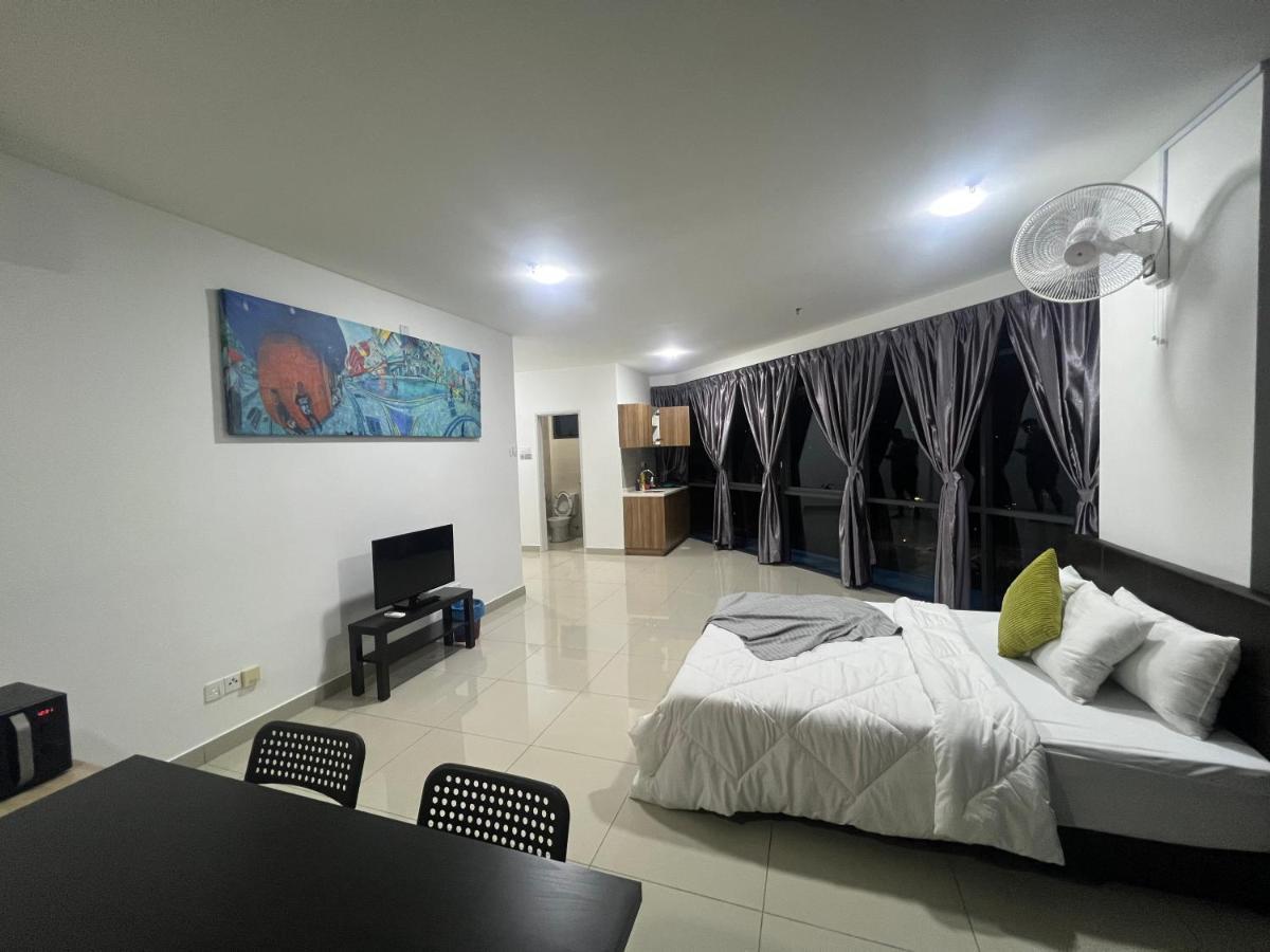 Units At Pacific Tower Near Jaya One By Comfyasia Apartment